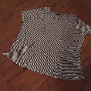 Very Flattering modified peplum tee 26/28 close out sale 🎉